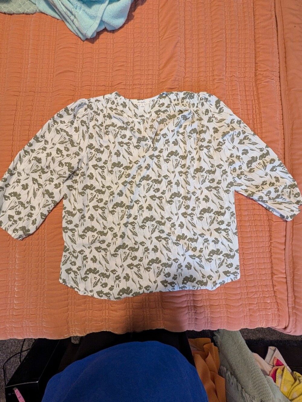 Women's White Floral Print Long Sleeve Top